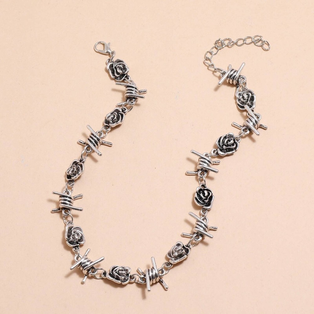 NEW Vintage Style silver Rose & Thorns choker Necklace. - Picture 2 of 7